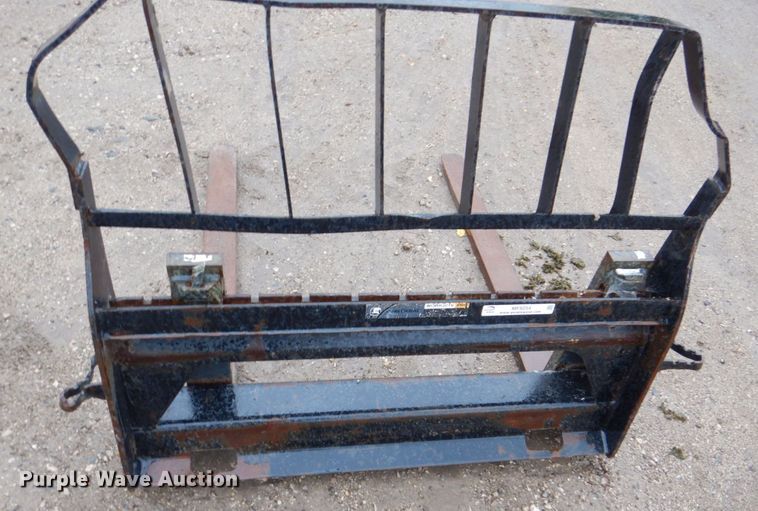 image for item MF9254 John Deere  skid steer forks