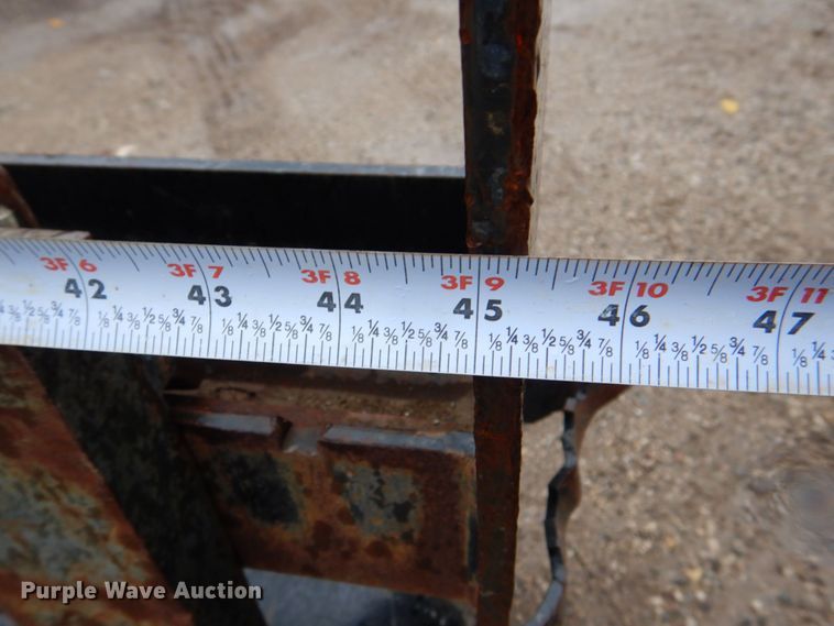 image for item MF9254 John Deere  skid steer forks