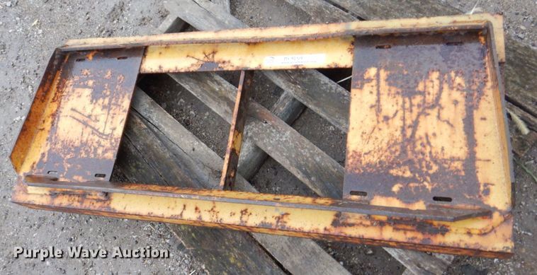 image for item MF9254 John Deere  skid steer forks