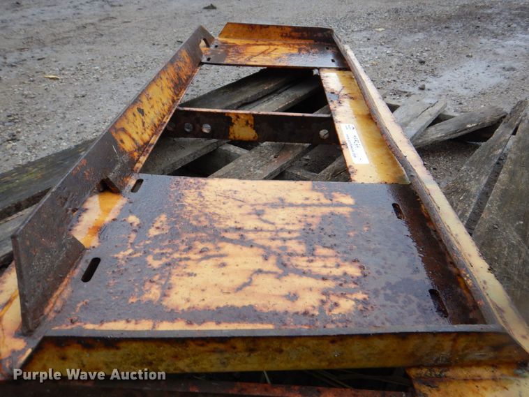 image for item MF9254 John Deere  skid steer forks