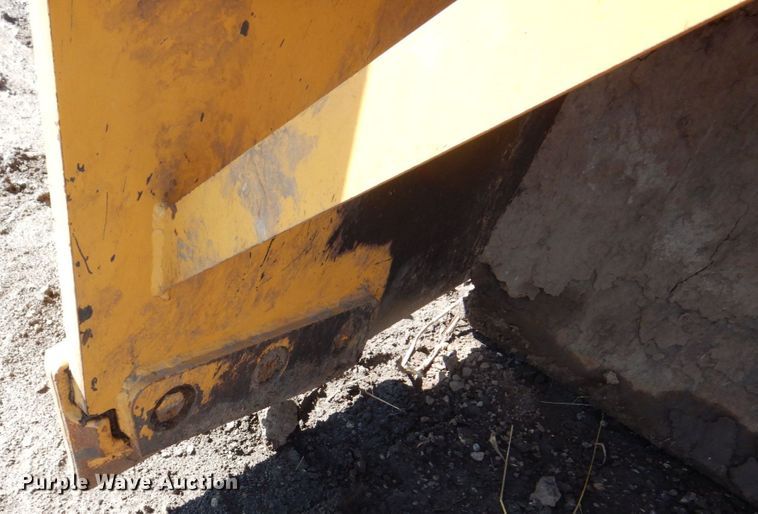 image for item MF9256 Holmes Rollerblade 16F  box blade