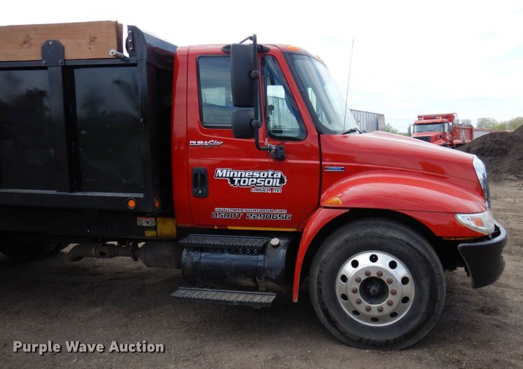 image for item MF9607 2009 International DuraStar 4300  dump truck