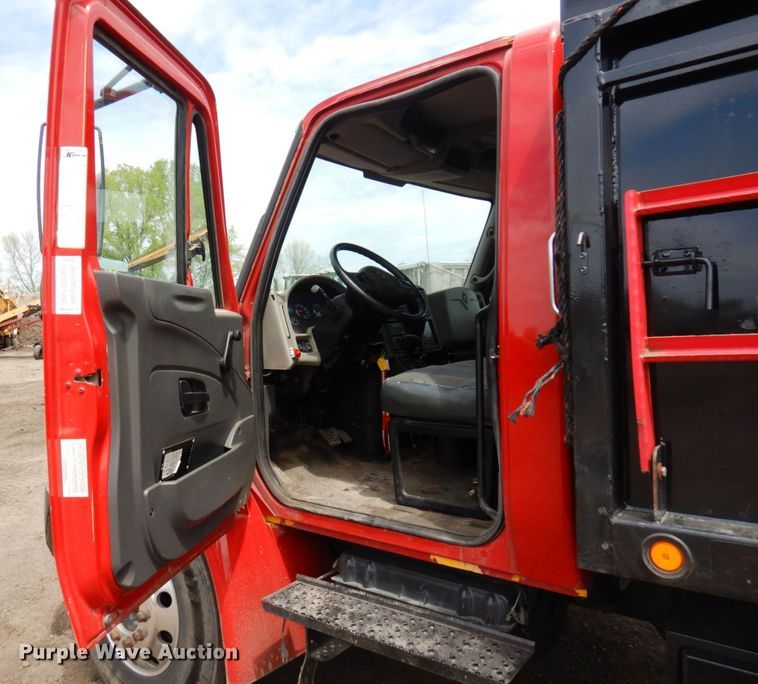 image for item MF9607 2009 International DuraStar 4300  dump truck