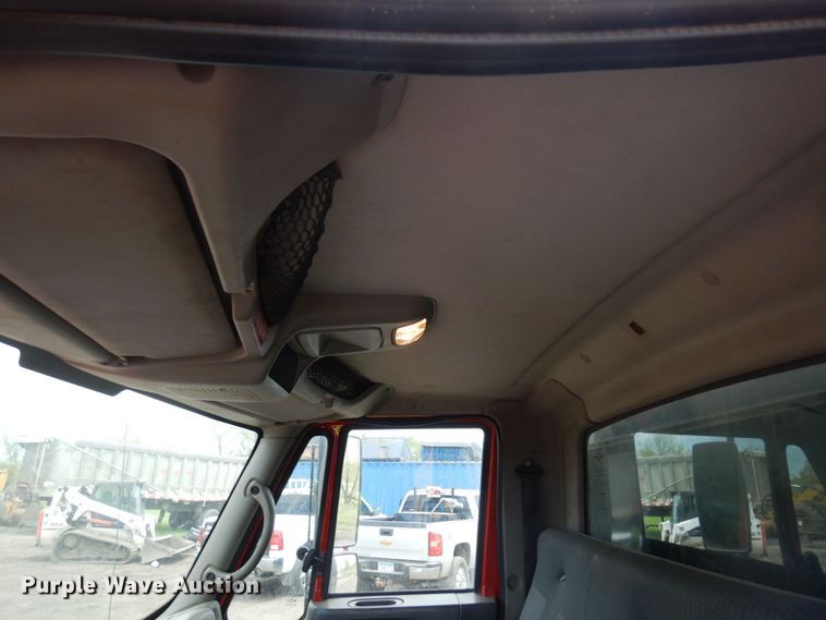 image for item MF9607 2009 International DuraStar 4300  dump truck