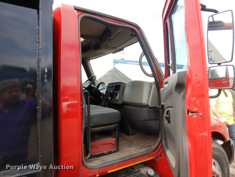 image for item MF9607 2009 International DuraStar 4300  dump truck