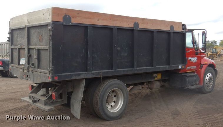 image for item MH9233 2009 International 4300 SBA  dump truck
