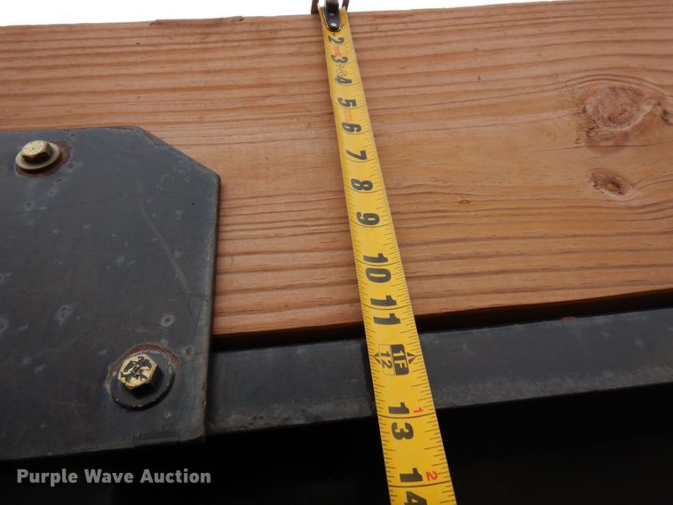 image for item MH9233 2009 International 4300 SBA  dump truck