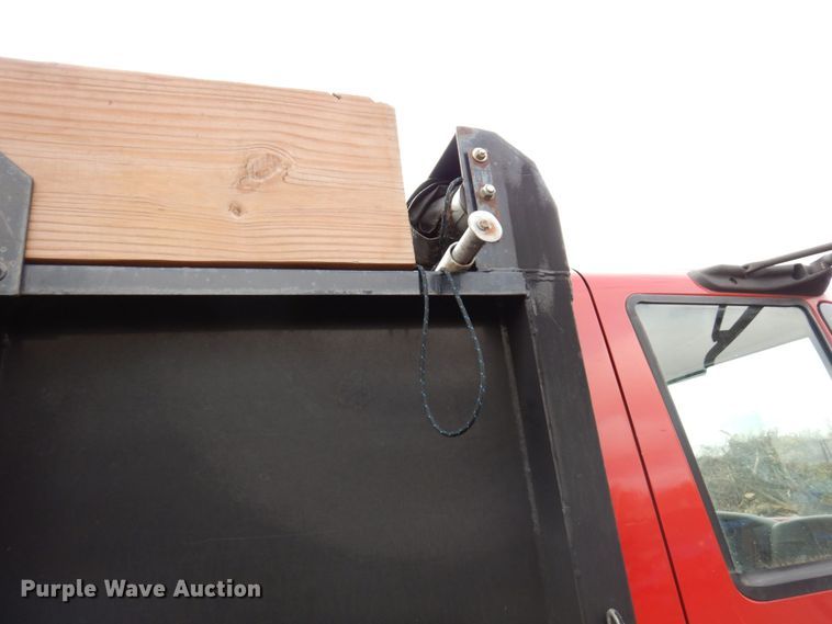 image for item MH9233 2009 International 4300 SBA  dump truck