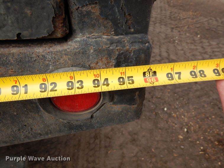 image for item MH9233 2009 International 4300 SBA  dump truck