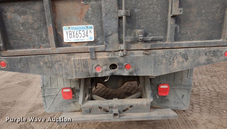 image for item MH9233 2009 International 4300 SBA  dump truck