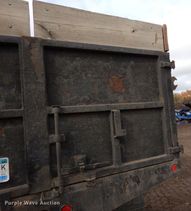 image for item MH9233 2009 International 4300 SBA  dump truck