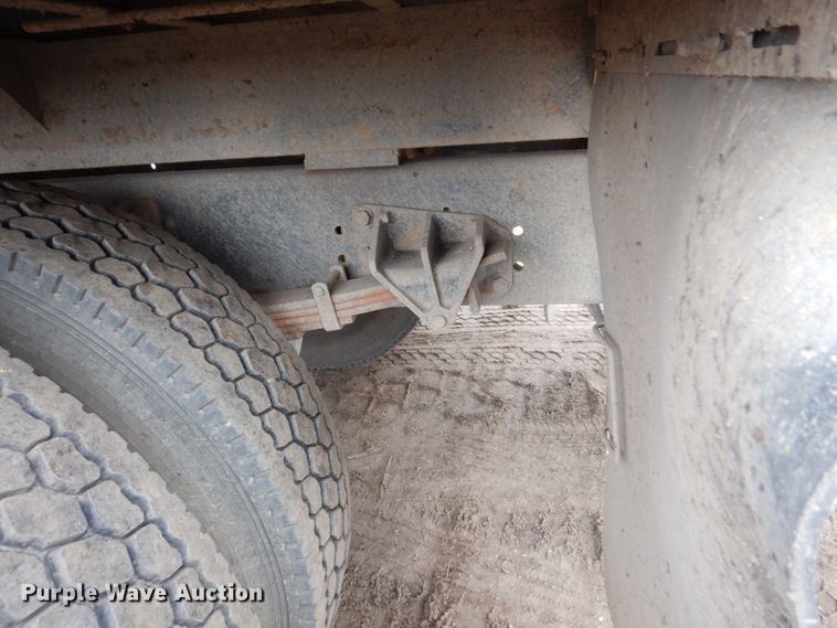 image for item MH9233 2009 International 4300 SBA  dump truck