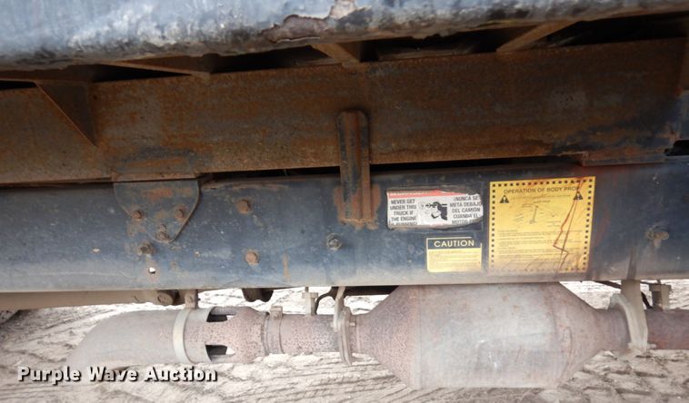 image for item MH9233 2009 International 4300 SBA  dump truck