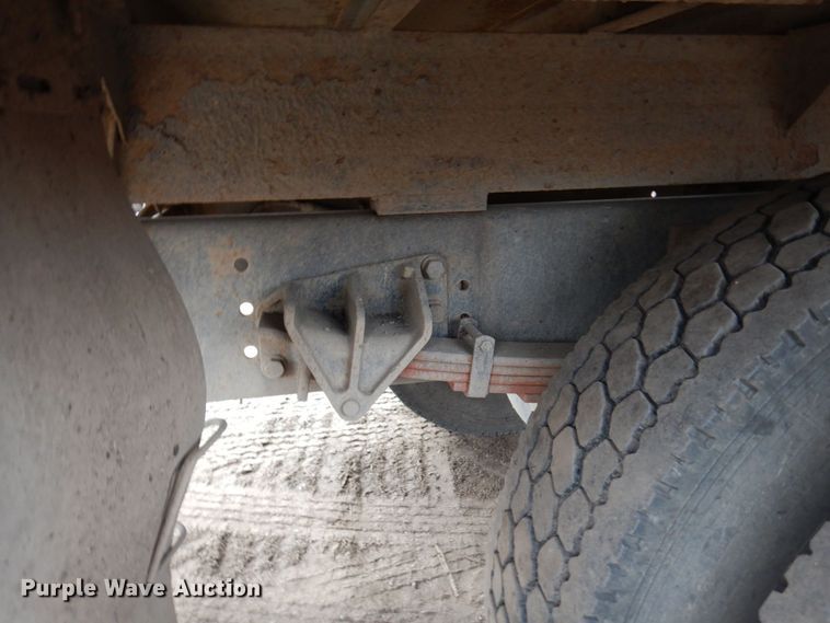 image for item MH9233 2009 International 4300 SBA  dump truck