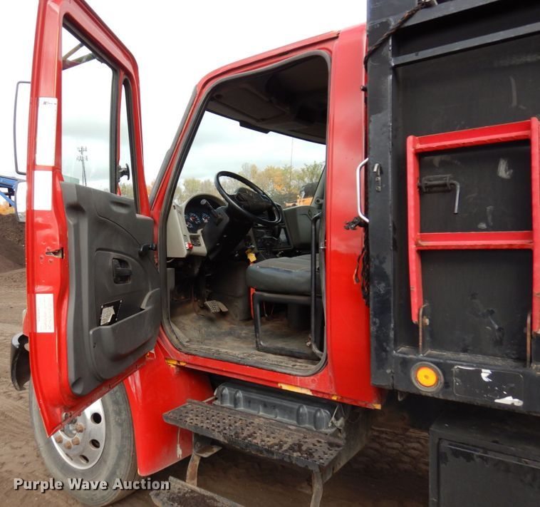 image for item MH9233 2009 International 4300 SBA  dump truck