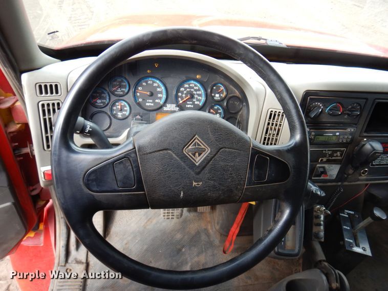 image for item MH9233 2009 International 4300 SBA  dump truck