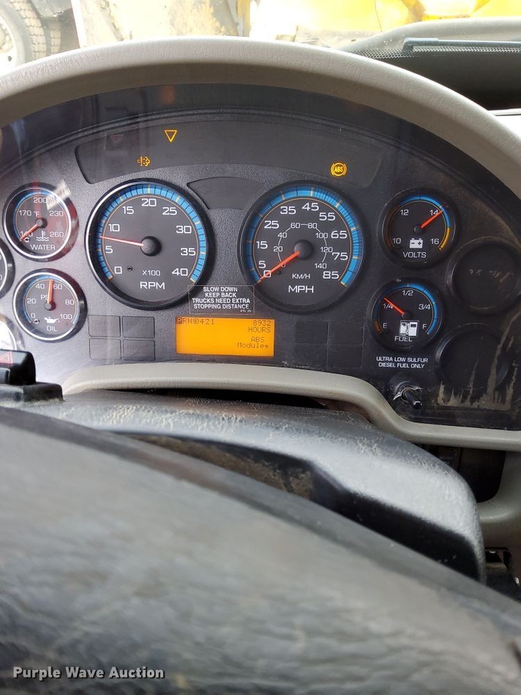 image for item MH9233 2009 International 4300 SBA  dump truck