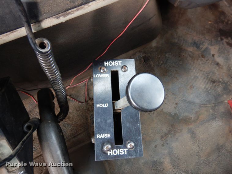 image for item MH9233 2009 International 4300 SBA  dump truck