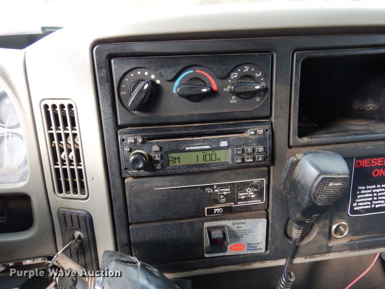 image for item MH9233 2009 International 4300 SBA  dump truck