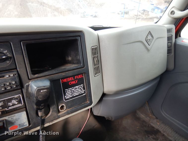 image for item MH9233 2009 International 4300 SBA  dump truck