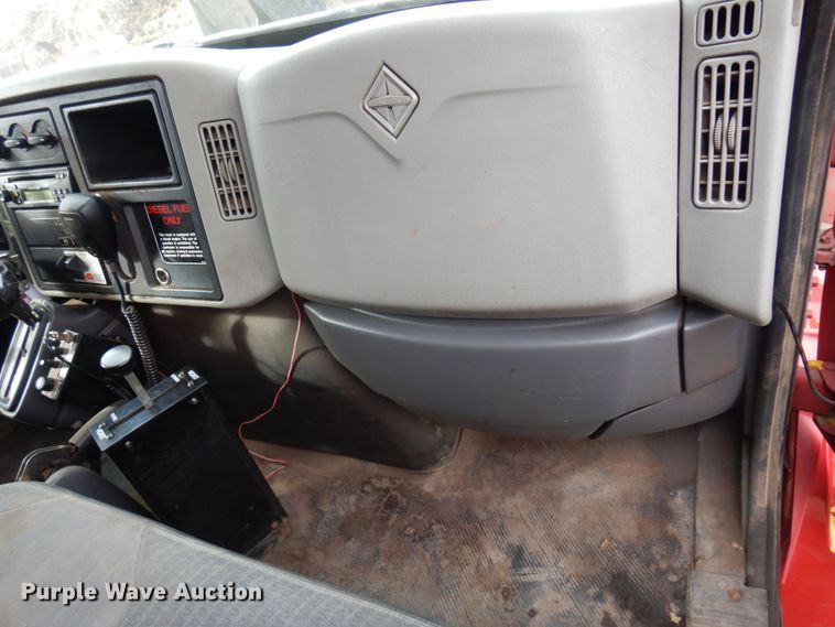 image for item MH9233 2009 International 4300 SBA  dump truck