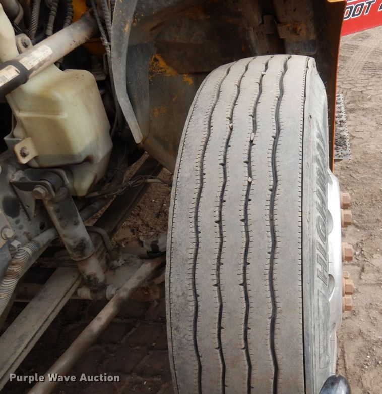 image for item MH9233 2009 International 4300 SBA  dump truck