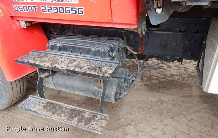 image for item MH9234 2012 International 4400 SBA  dump truck