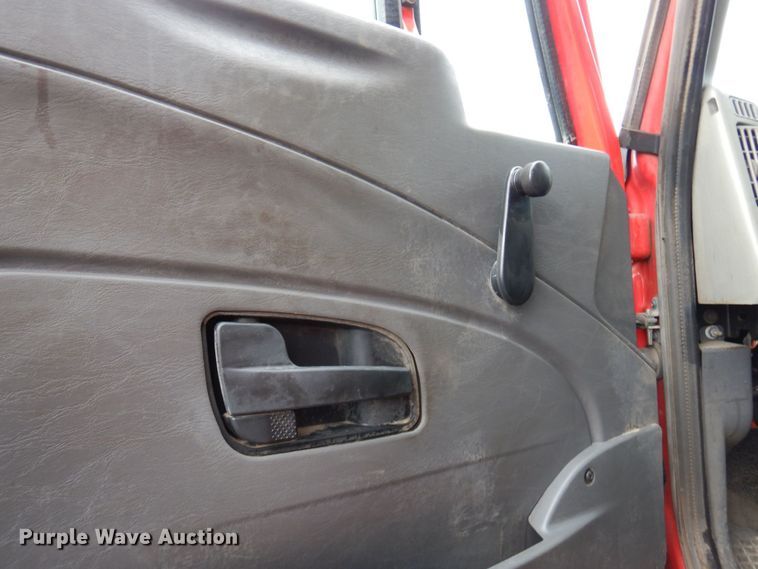 image for item MH9234 2012 International 4400 SBA  dump truck