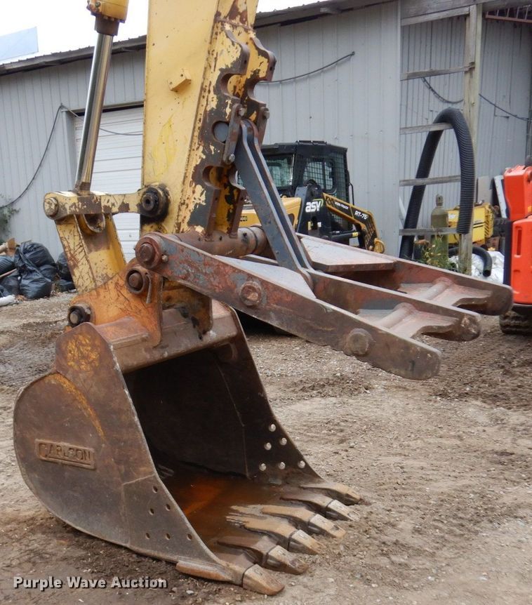 image for item MH9237 2001 Kobelco SK160LC  excavator