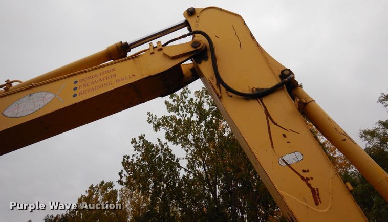 image for item MH9237 2001 Kobelco SK160LC  excavator