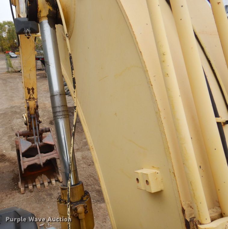 image for item MH9237 2001 Kobelco SK160LC  excavator