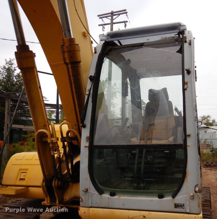 image for item MH9237 2001 Kobelco SK160LC  excavator