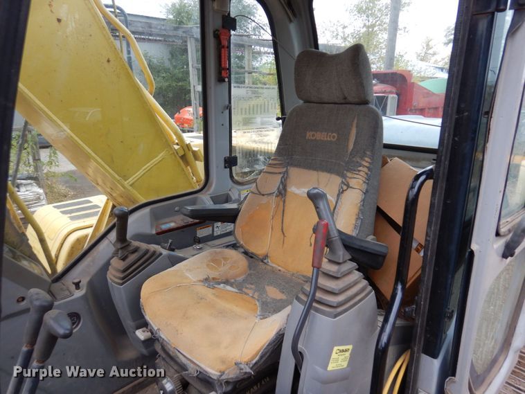 image for item MH9237 2001 Kobelco SK160LC  excavator