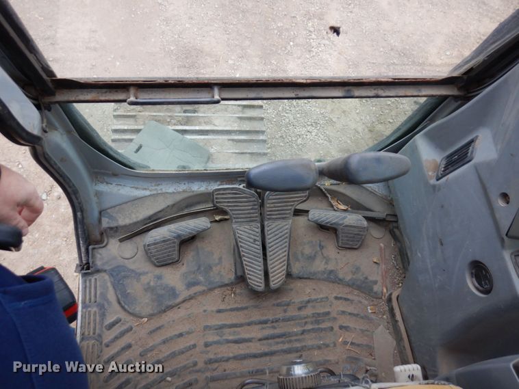 image for item MH9237 2001 Kobelco SK160LC  excavator