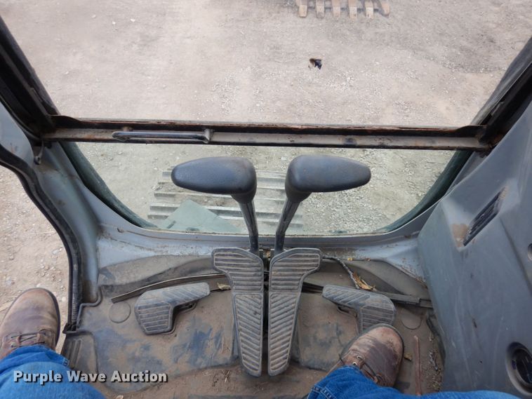 image for item MH9237 2001 Kobelco SK160LC  excavator