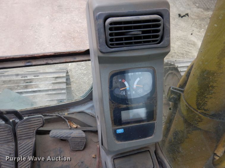 image for item MH9237 2001 Kobelco SK160LC  excavator