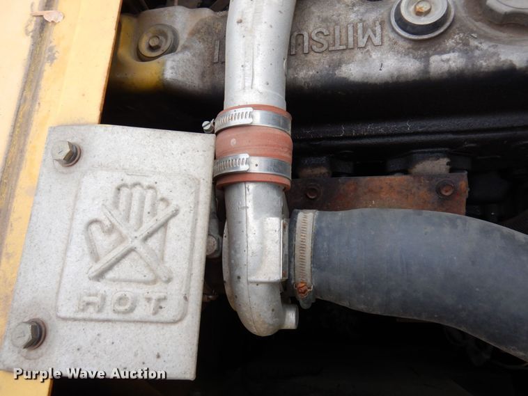 image for item MH9237 2001 Kobelco SK160LC  excavator