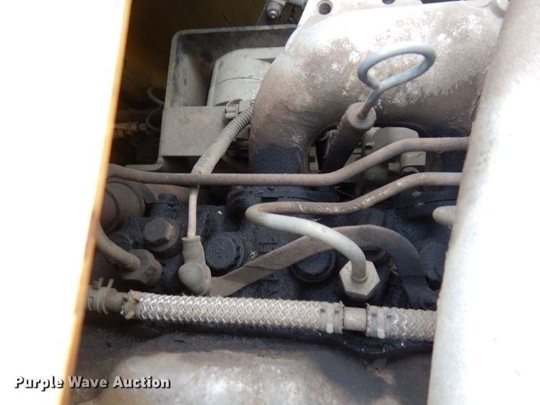 image for item MH9237 2001 Kobelco SK160LC  excavator