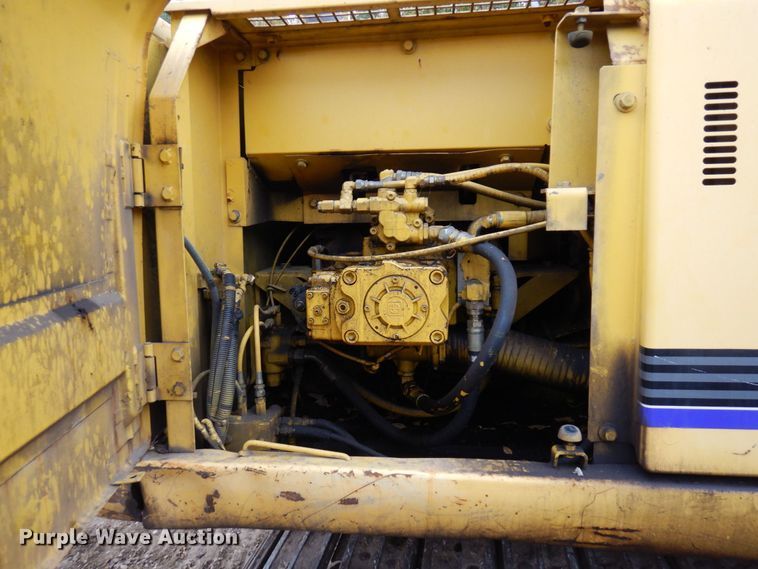 image for item MH9237 2001 Kobelco SK160LC  excavator