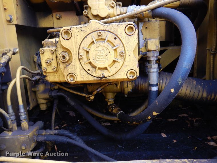 image for item MH9237 2001 Kobelco SK160LC  excavator