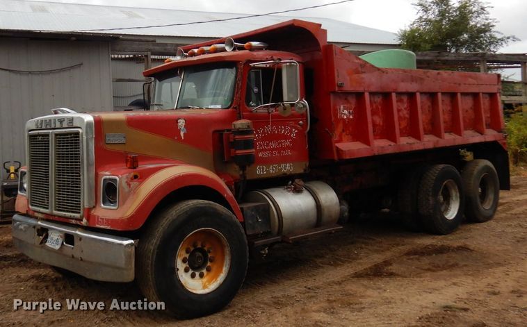 image for item MH9238 1976 White PT270  dump truck