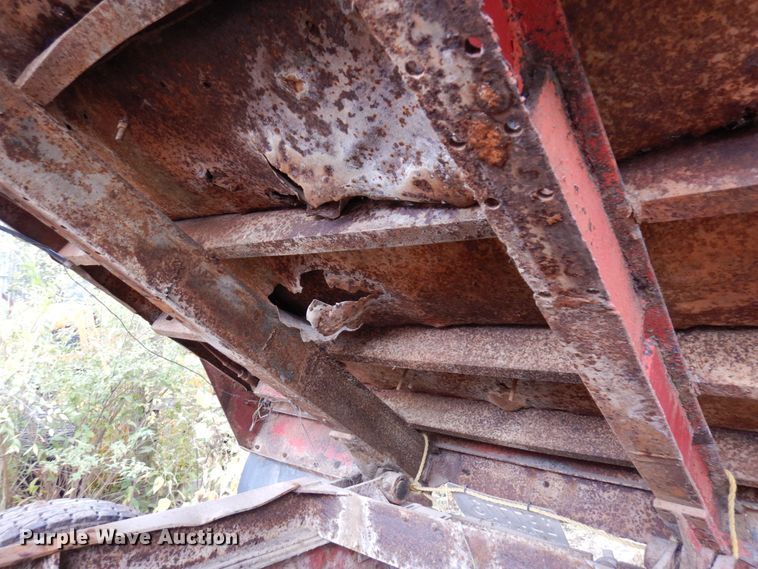 image for item MH9238 1976 White PT270  dump truck