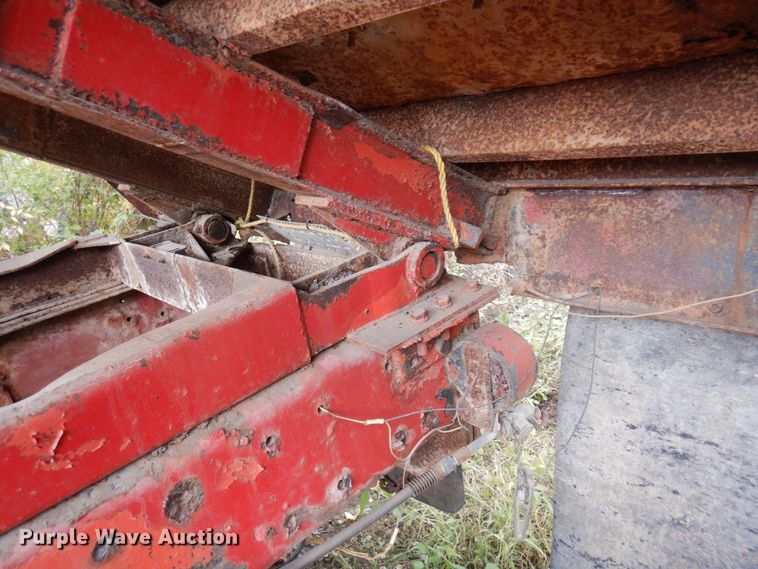 image for item MH9238 1976 White PT270  dump truck