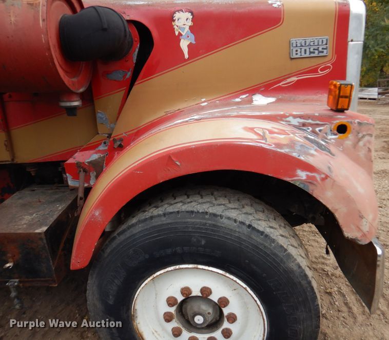 image for item MH9238 1976 White PT270  dump truck