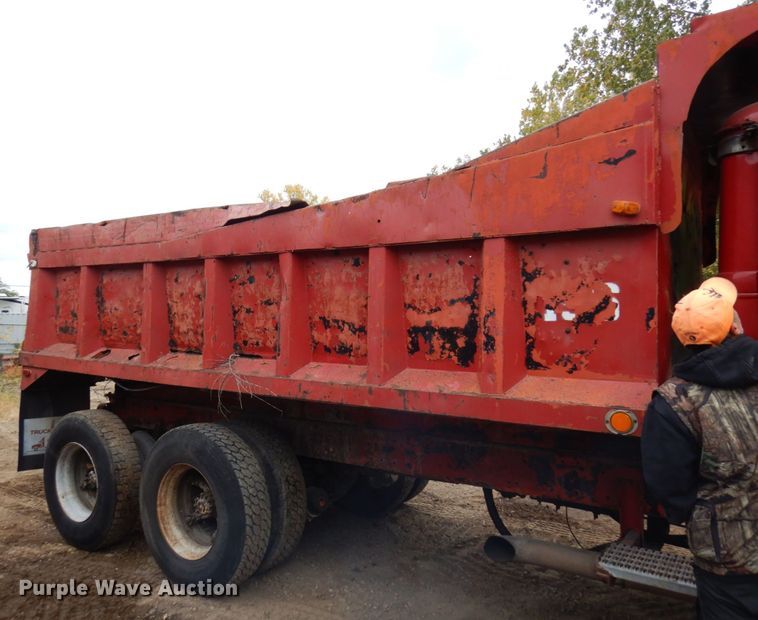 image for item MH9238 1976 White PT270  dump truck