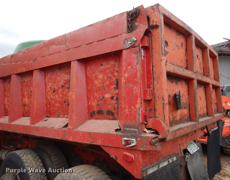image for item MH9238 1976 White PT270  dump truck