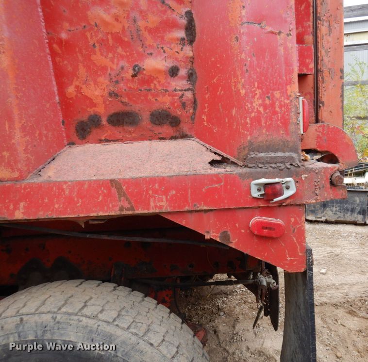 image for item MH9238 1976 White PT270  dump truck