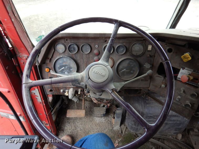 image for item MH9238 1976 White PT270  dump truck