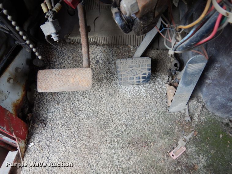 image for item MH9238 1976 White PT270  dump truck