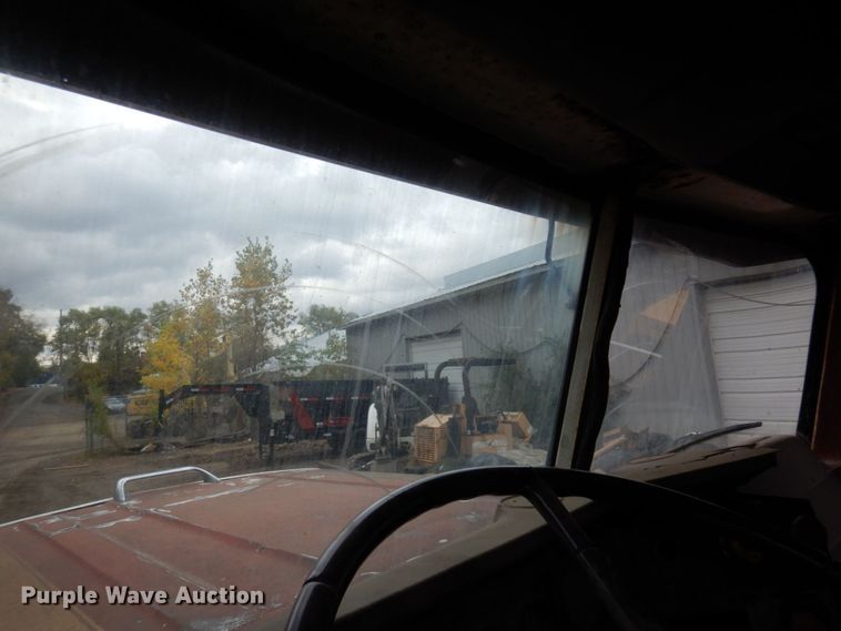 image for item MH9238 1976 White PT270  dump truck